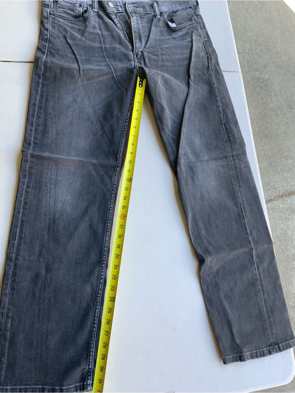 Levi's Men's Charcoal Straight-Leg Jeans